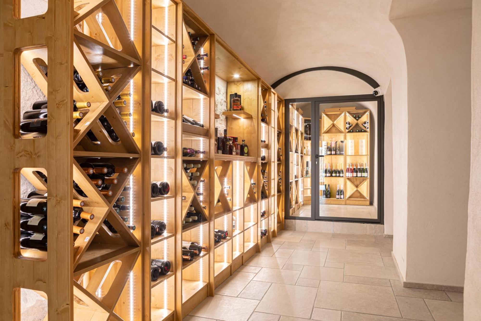 Domaine Et Chateau De Valinches Marols Экстерьер фото